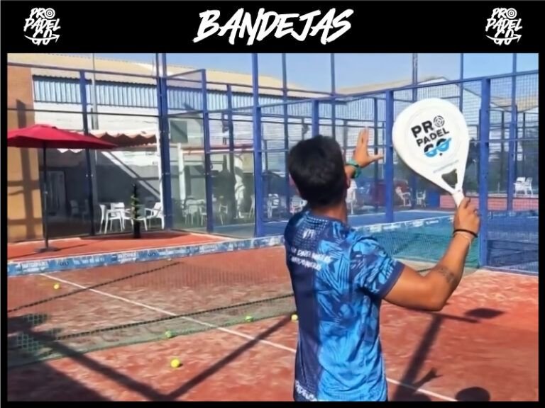 Entrenamiento de bandejas con la máquina lanzapelotas Pro Padel GO