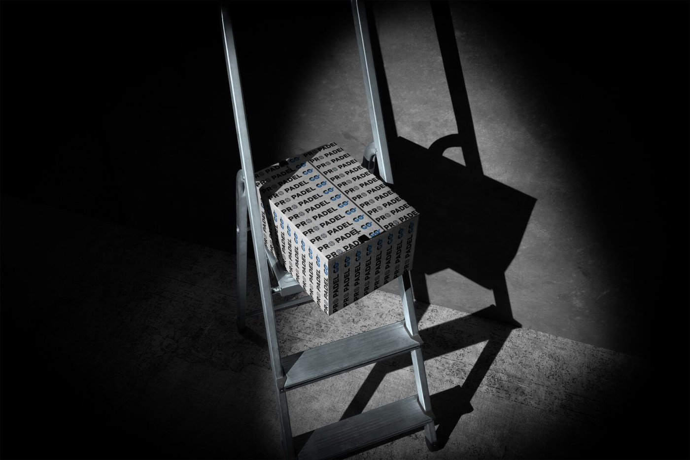 imagen caja escalera pro padel go