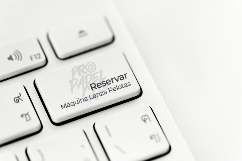 Teclado con botón de reserva